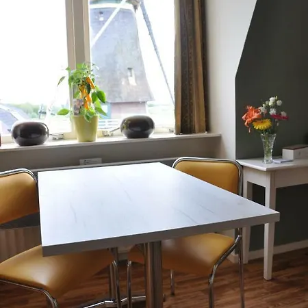 Couette-café Molenzicht 3*